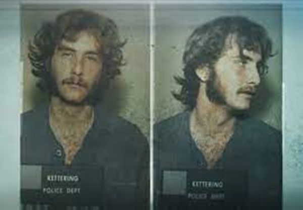 Chuyện về kẻ hiếp dâm 24 nhân cách: Phạm tội mà không biết bị ai sai khiến, lùng sục quá khứ mới nhận ra nguyên nhân cay đắng-2