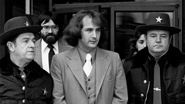 Chuyện về kẻ hiếp dâm 24 nhân cách: Phạm tội mà không biết bị ai sai khiến, lùng sục quá khứ mới nhận ra nguyên nhân cay đắng-5