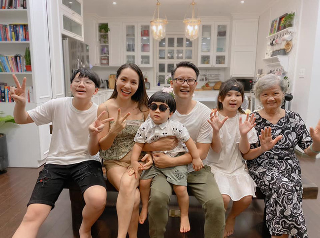 Con trai nhõng nhẽo, ăn vạ rồi vứt đồ, bà xã Hoàng Bách làm điều này vì sợ mắc bẫy của con-1