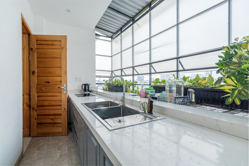 Vợ chồng trẻ chi 500 triệu cải tạo căn hộ 15 tuổi đẹp như homestay, nhìn khu bếp mới ai cũng phải thốt lên hợp lý”-9