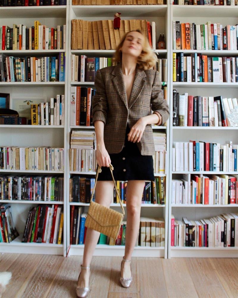 Nàng người Pháp nghiện váy gợi ý một loạt công thức xinh tươi, lãng mạn để chị em mặc đẹp suốt 4 mùa-19