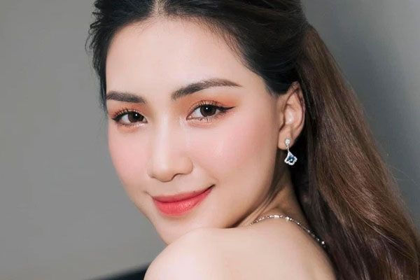 Con trai Hòa Minzy bắt chước người lớn nói 1 câu khiến bố mẹ choáng váng-9