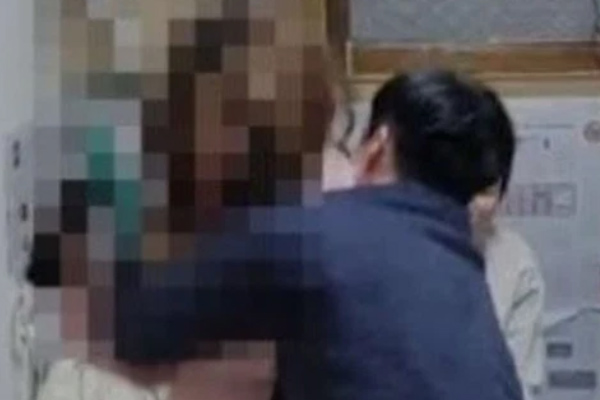 Hai đời vợ của ông trùm Huawei: Người là thiên kim chấp nhận đi cùng khi tay trắng, người là thư ký trẻ đẹp chiếm được trái tim ông chủ-8