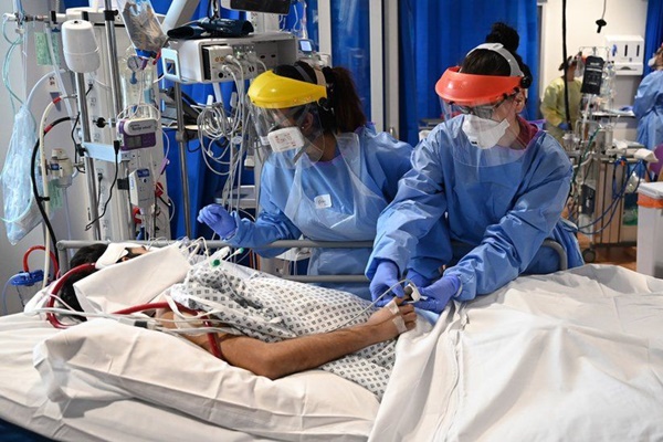 Nóng: BV Việt Đức phát hiện 1 ca dương tính SARS-CoV-2, tạm phong tỏa toà nhà 1.400 người, thông báo khẩn-1