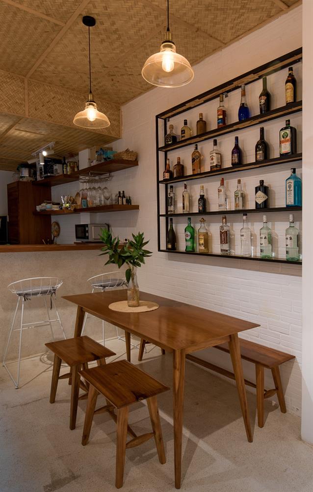 Xiêu lòng với ngôi nhà 30m2 sâu trong hẻm nhỏ Sài Gòn, mặt tiền toàn gạch gốm hút gió và ánh sáng trên cả tuyệt vời-9