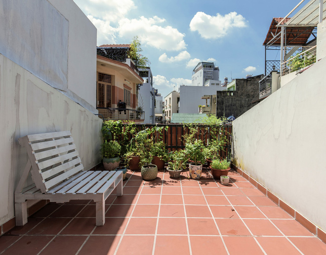 Xiêu lòng với ngôi nhà 30m2 sâu trong hẻm nhỏ Sài Gòn, mặt tiền toàn gạch gốm hút gió và ánh sáng trên cả tuyệt vời-23