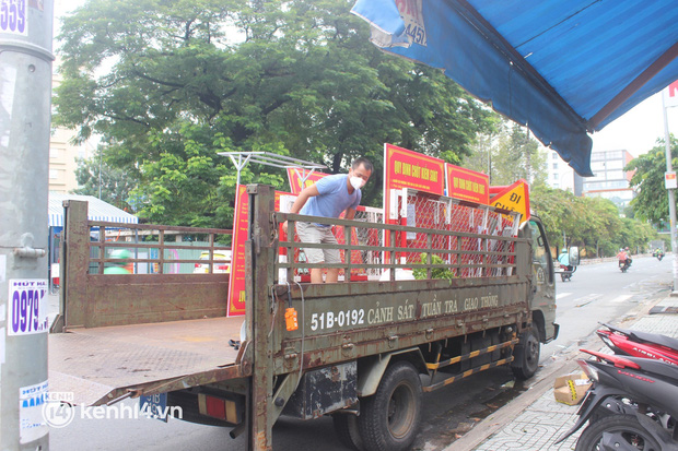 Nhiều tuyến đường lớn ở TP.HCM bắt đầu gỡ bỏ chốt chặn: Chiếc áo chắp vá đã được cởi bỏ, chúng tôi vui mừng lắm”-10