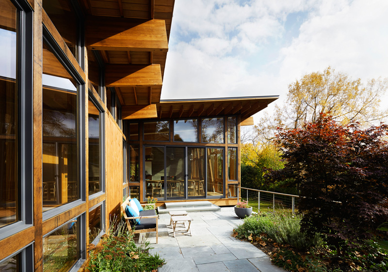 Những ban công trước nhà kiểu mẫu cho bạn góc thư giãn tuyệt vời sau một ngày làm việc mệt mỏi-14