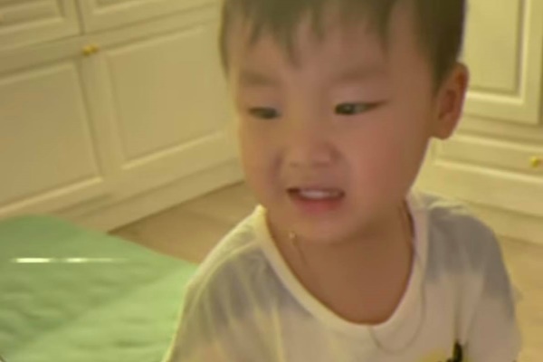 Chị gái lần đầu tiết lộ Hòa Minzy mang bầu trông như củ khoai tây cắm tăm và gặp phải hàng loạt vấn đề sau sinh nhận được sự đồng cảm mạnh mẽ từ các mẹ bỉm sữa-5