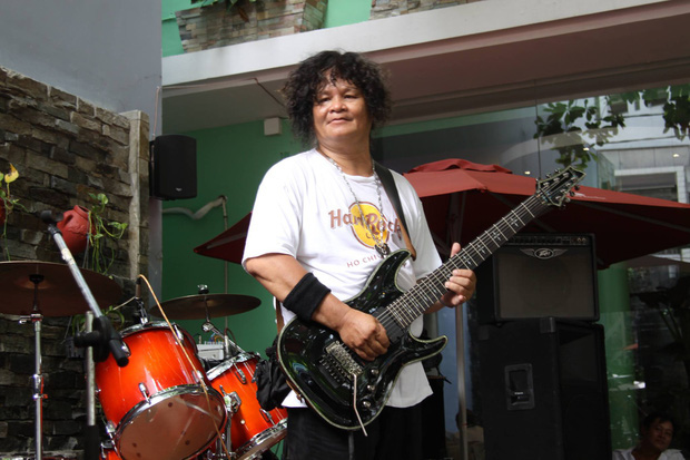 Vĩnh biệt 10 nghệ sĩ ra đi giữa đại dịch Covid-19: Chỉ 2 tháng mà mất mát quá lớn!-15