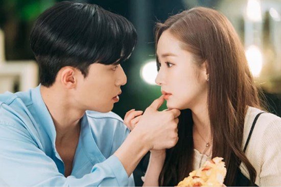 Đọc tin nhắn gái lạ gửi cho chồng 