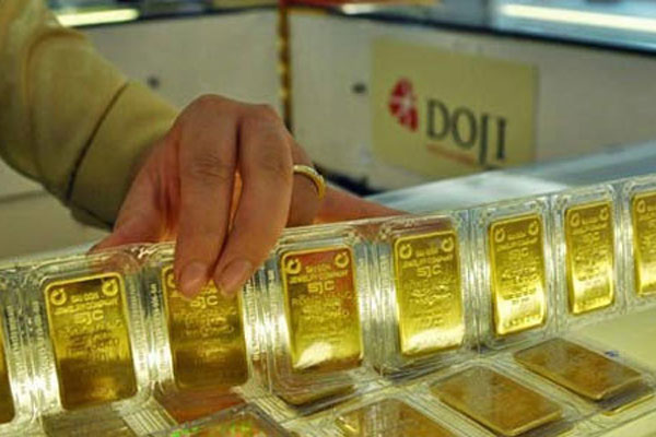Giá vàng hôm nay 2/10: Vàng trong nước ăn chênh 8 triệu/lượng-1