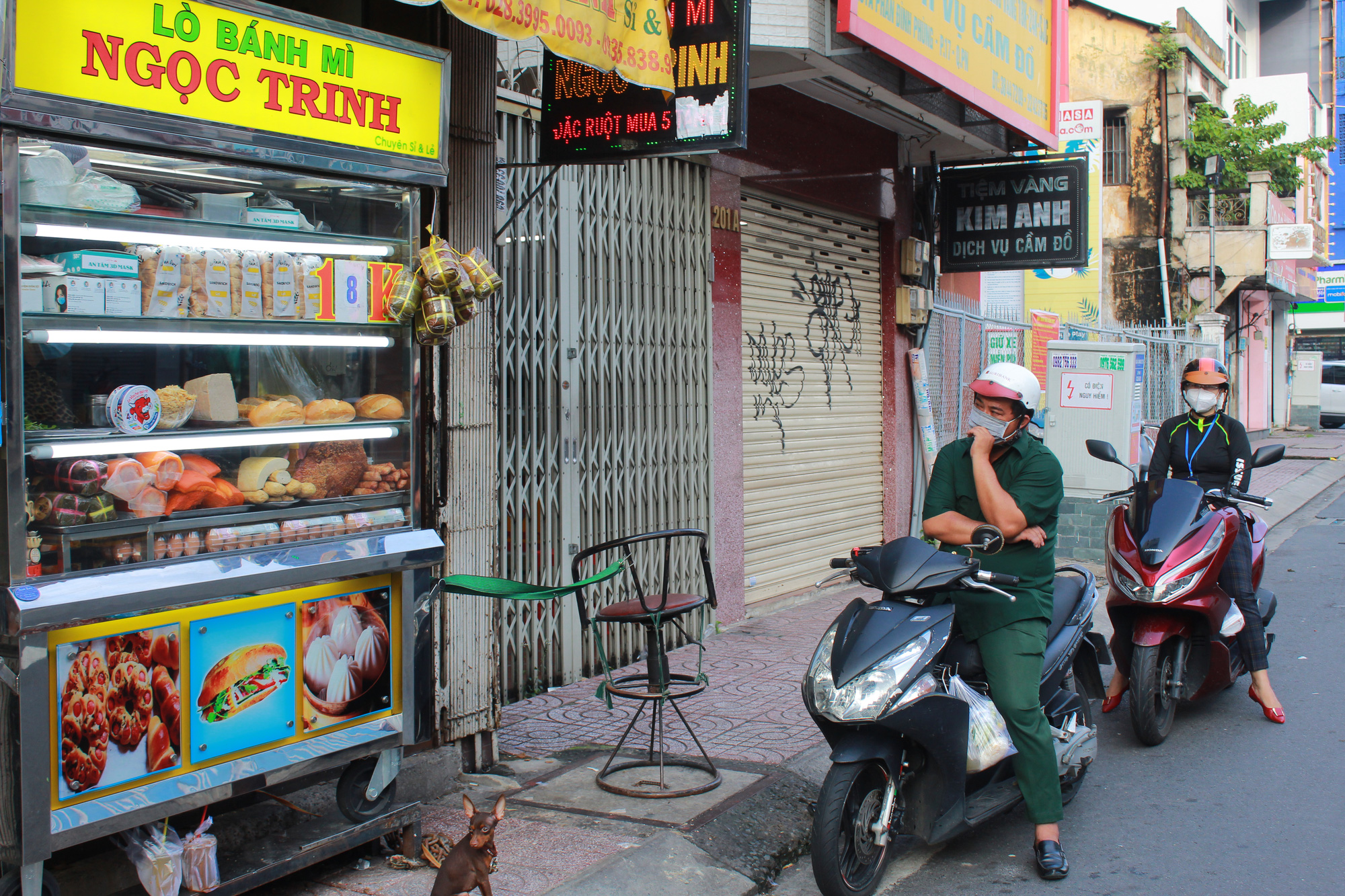 Đường phố Sài Gòn vui trở lại trong ngày đầu tiên nới lỏng giãn cách-7