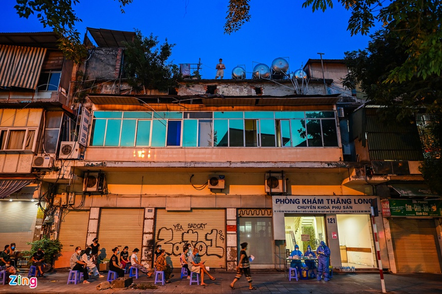 Nguy cơ bùng dịch tại Hà Nội khi liên tiếp phát hiện ca cộng đồng-1