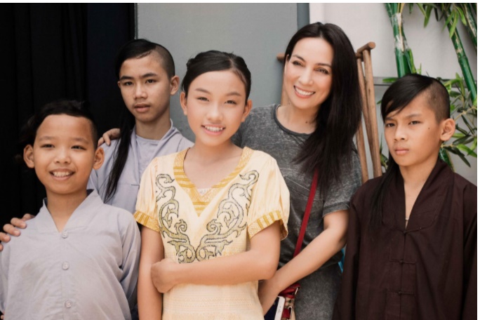 Báo Hàn viết về cuộc đời cơ cực của Phi Nhung-1