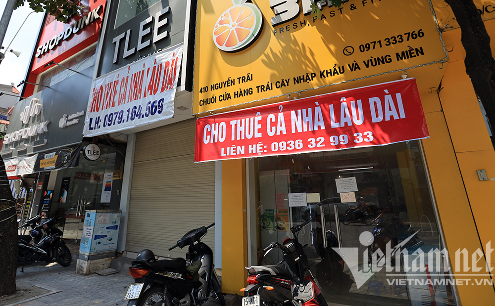 Tấm biển đỏ với cụm từ này đang xuất hiện dày đặc trên phố Hà Nội-8