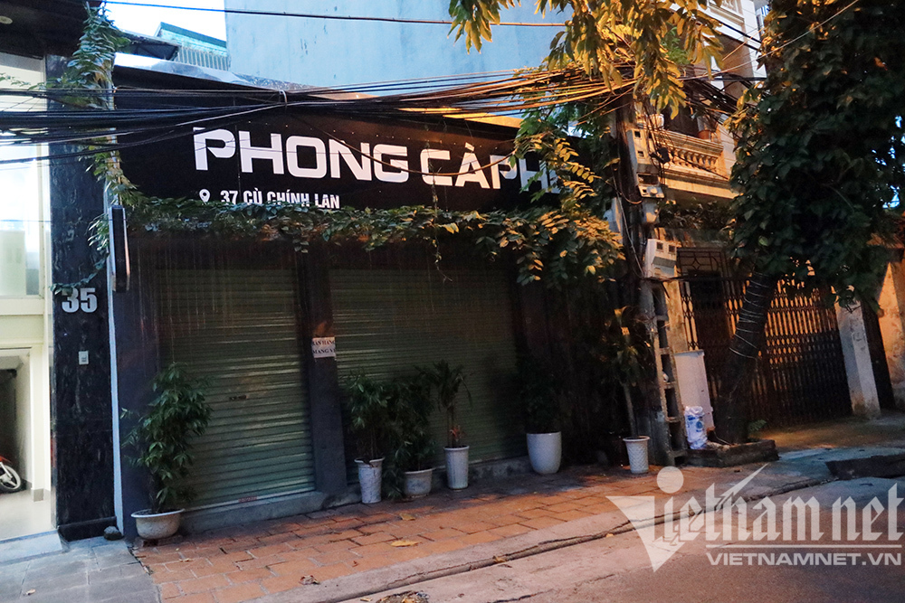 Tấm biển đỏ với cụm từ này đang xuất hiện dày đặc trên phố Hà Nội-15