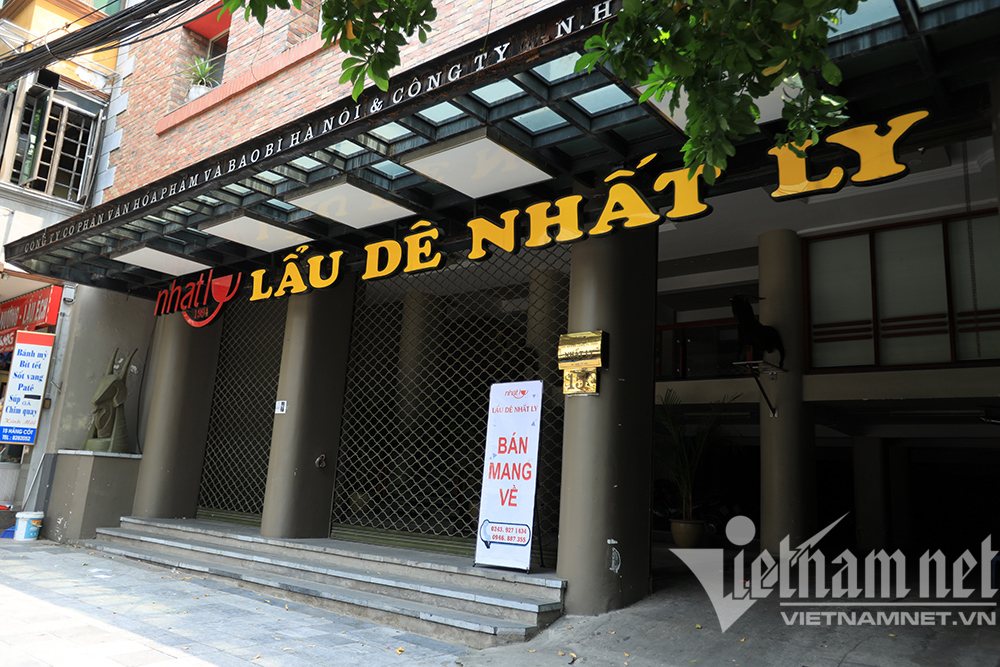 Tấm biển đỏ với cụm từ này đang xuất hiện dày đặc trên phố Hà Nội-16