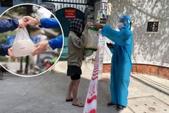 Ăn chặn tiền hỗ trợ người bị ảnh hưởng bởi COVID-19, phó trưởng khu phố ở Bình Tân bị khởi tố