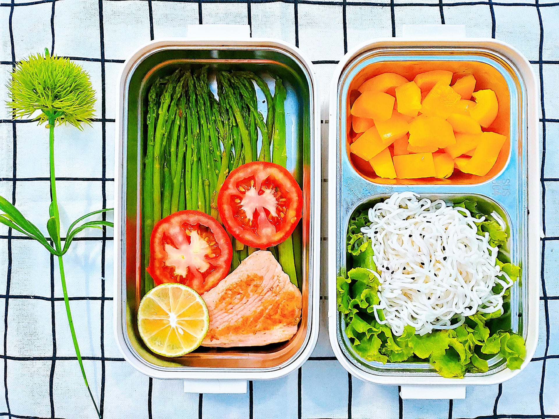 Phát thèm với cơm hộp mẹ 9X mang đi làm, rực rỡ như tranh còn bổ, rẻ-20