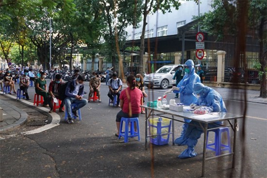 Hà Nội cách ly y tế thêm 4 tuyến phố gần Bệnh viện Việt Đức