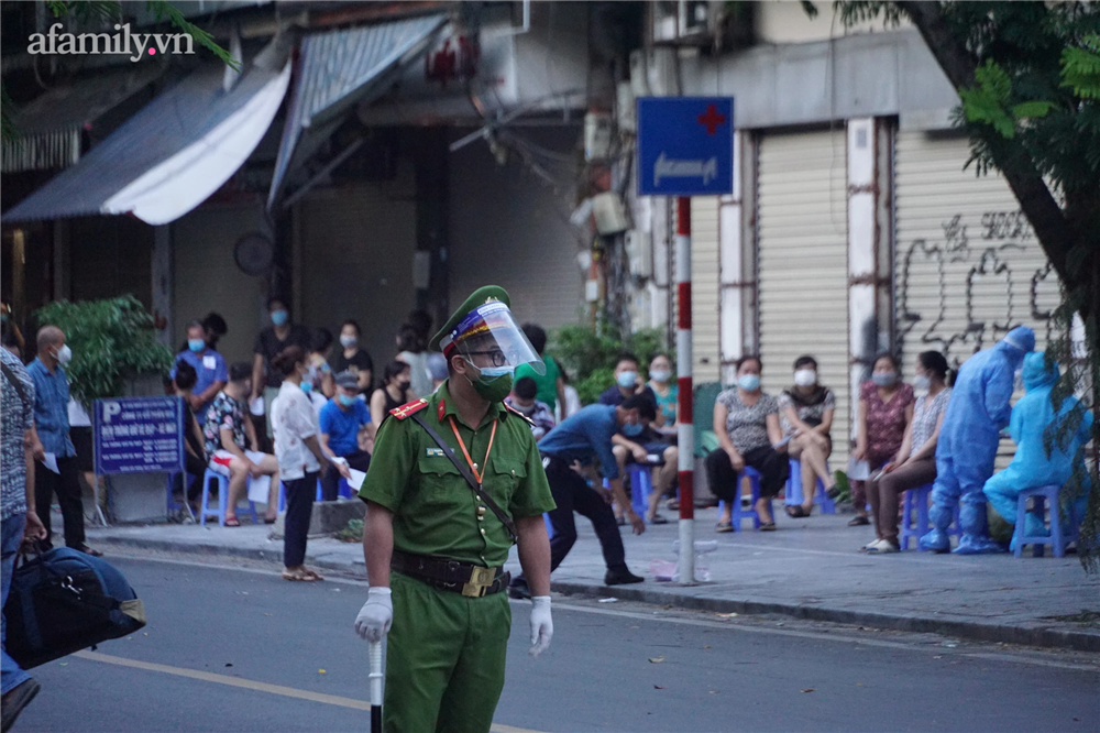 Hà Nội cách ly y tế thêm 4 tuyến phố gần Bệnh viện Việt Đức-1