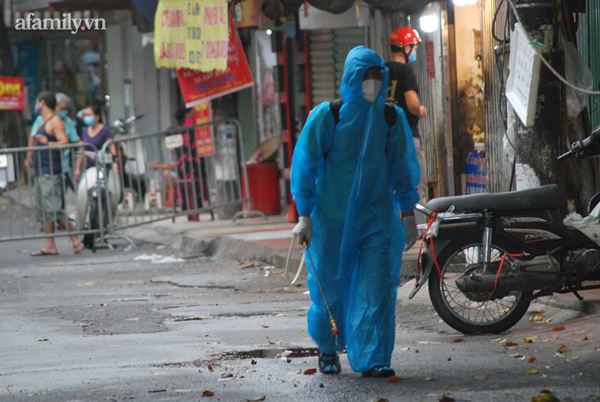 Hà Nội: Phong tỏa nơi ở của ca F0 là nhân viên Bệnh viện Việt Đức và một cửa hàng liên quan ở Thành Công-2