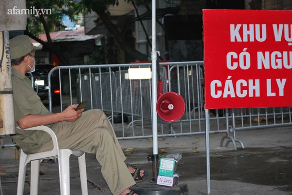 Hà Nội: Phong tỏa nơi ở của ca F0 là nhân viên Bệnh viện Việt Đức và một cửa hàng liên quan ở Thành Công-6