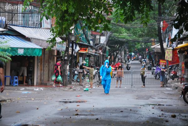 Hà Nội: Phong tỏa nơi ở của ca F0 là nhân viên Bệnh viện Việt Đức và một cửa hàng liên quan ở Thành Công-7