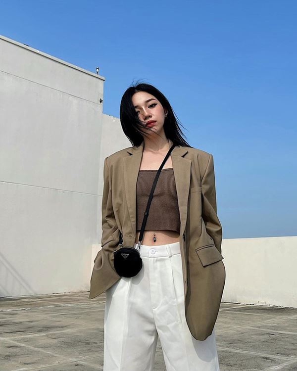 11 cách diện blazer mùa thu cực ấn tượng của sao Việt: Chị em muốn mặc trẻ trung, thanh lịch thì nên hóng ngay-3