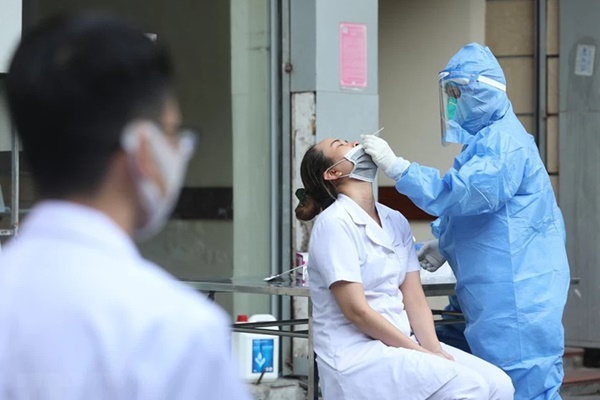 Sáng 3/10, Hà Nội phát hiện thêm 4 ca mắc Covid-19, trong đó, 2 ca liên quan ổ dịch Bệnh viện Việt Đức-1