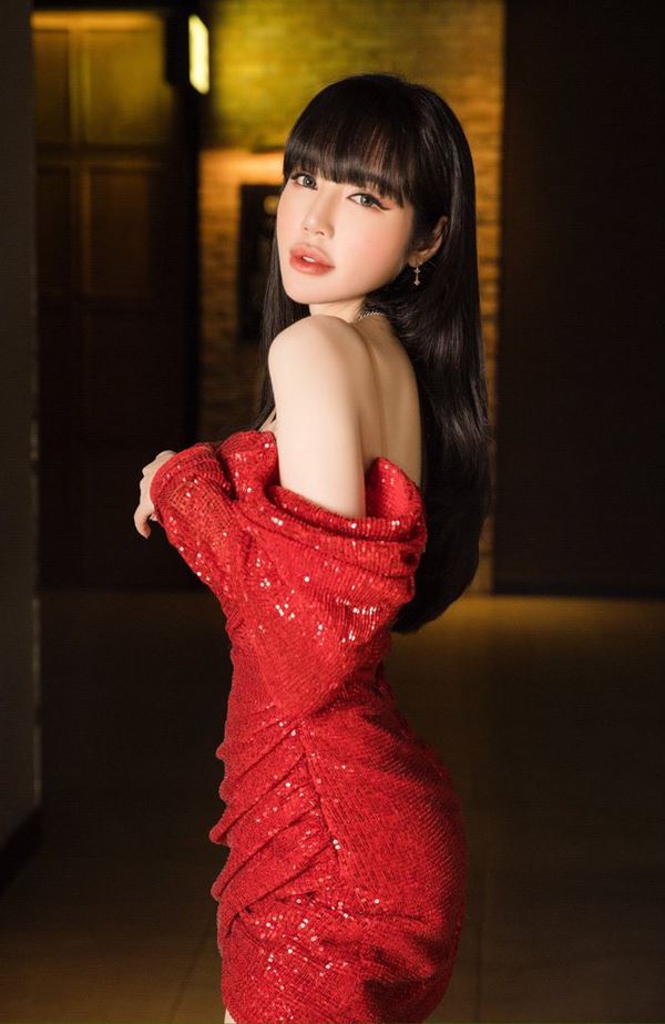 Những lần Hồng Diễm đụng hàng-13
