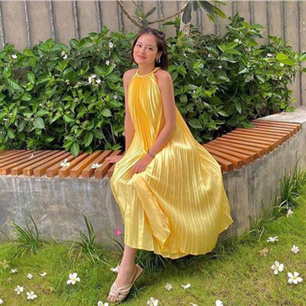 Những lần Hồng Diễm đụng hàng-15