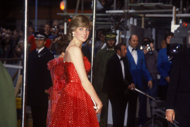 Loạt khoảnh khắc ấn tượng của các thành viên hoàng gia trên thảm đỏ, Công nương Diana và con dâu Kate mười phân vẹn mười-2