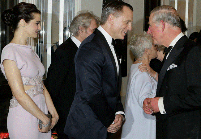 Loạt khoảnh khắc ấn tượng của các thành viên hoàng gia trên thảm đỏ, Công nương Diana và con dâu Kate mười phân vẹn mười-10