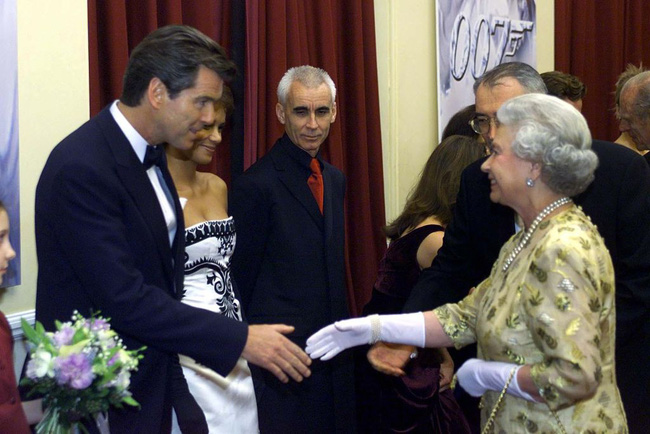 Loạt khoảnh khắc ấn tượng của các thành viên hoàng gia trên thảm đỏ, Công nương Diana và con dâu Kate mười phân vẹn mười-6