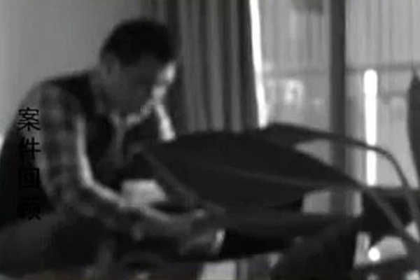 Tham gia show hẹn hò, cô gái chọn đúng tên sát nhân hàng loạt để yêu, tươi cười mà không ngờ Tử thần ngay bên cạnh-8