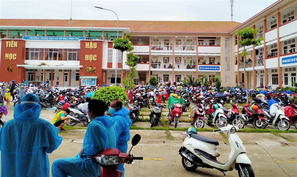 Hàng chục nghìn người tiếp tục đổ về miền Tây, nhiều tỉnh lo bùng dịch-2