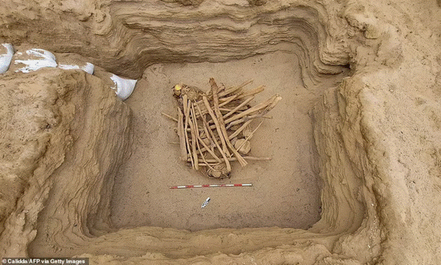 Đào đường ống dẫn khí, công nhân bất ngờ phát hiện khối kì dị dính chặt vào nhau, chuyên gia đến nơi liền thảng thốt kho tàng vô giá”-4