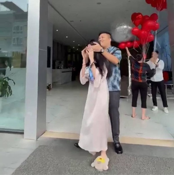 Nghi vấn siêu xe Porsche liên quan đường dây đánh bạc khủng ở Hà Nội là quà cưới được một hot girl khoe lên mạng tháng 4/2021-4