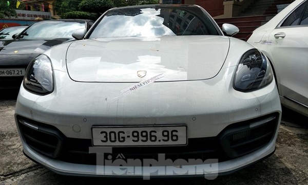 Nghi vấn siêu xe Porsche liên quan đường dây đánh bạc khủng ở Hà Nội là quà cưới được một hot girl khoe lên mạng tháng 4/2021-2