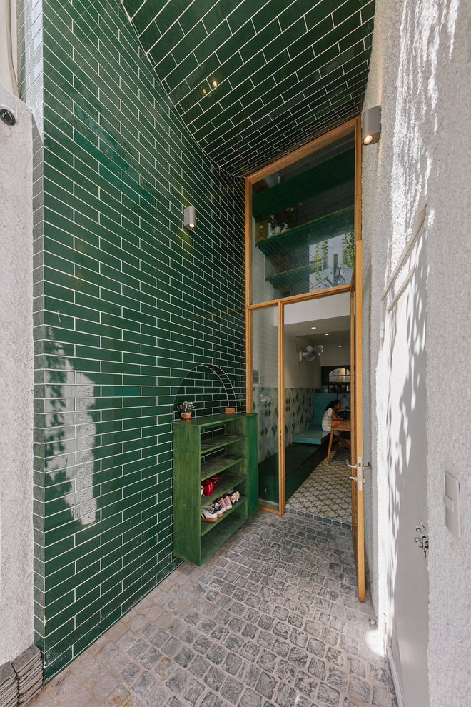 Nhà xanh lá 34m2 lọt thỏm giữa những công trình cao tầng nhưng vẫn nổi nhất khu nhờ loạt điểm nhấn độc nhất vô nhị-5