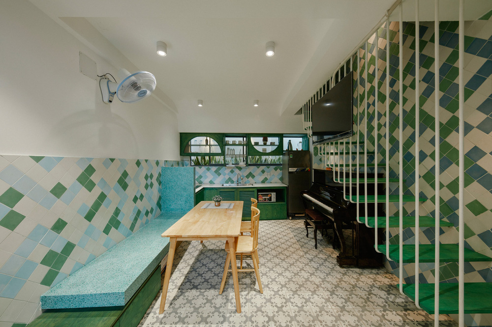 Nhà xanh lá 34m2 lọt thỏm giữa những công trình cao tầng nhưng vẫn nổi nhất khu nhờ loạt điểm nhấn độc nhất vô nhị-11