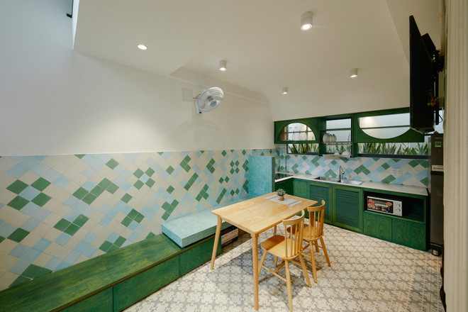 Nhà xanh lá 34m2 lọt thỏm giữa những công trình cao tầng nhưng vẫn nổi nhất khu nhờ loạt điểm nhấn độc nhất vô nhị-12