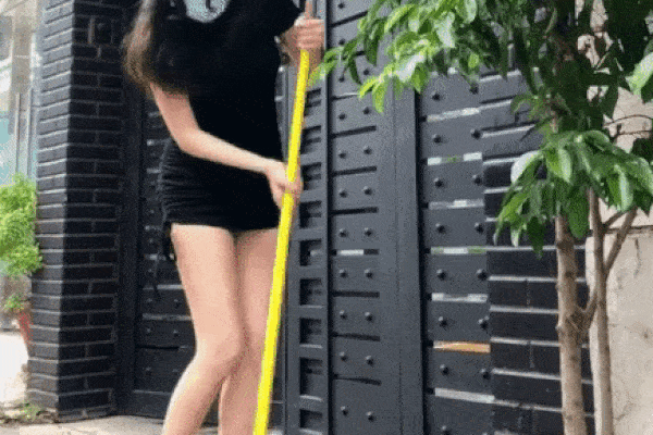 Bà Tưng khốn đốn vì mặc kín hay hở đều bị soi mói, khum” biết sống sao cho vừa lòng netizen?-4