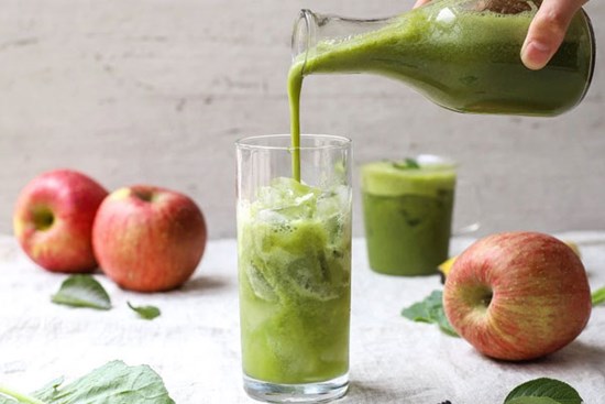 Luân phiên uống 2 loại sinh tố này chỉ trong nửa tháng, da tôi căng mịn đến ngỡ ngàng!