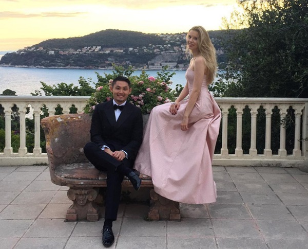 Lộ diện cô gái nắm giữ trái tim cậu cả của gia tộc giàu nhất nhì Malaysia: Ngoại hình hoàn mỹ, có tài chinh phục cả nhà chồng-2