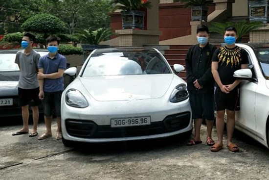 Dòng tiền chảy về túi 