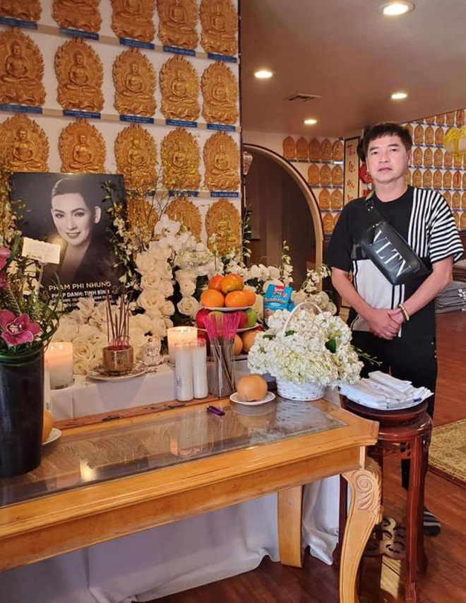 Lễ cúng thất đầu của ca sĩ Phi Nhung ở Mỹ: Con gái ruột và vợ cũ Bằng Kiều đội tang, Thanh Thảo - Thu Hoài cùng dàn sao Việt đến chia buồn-7