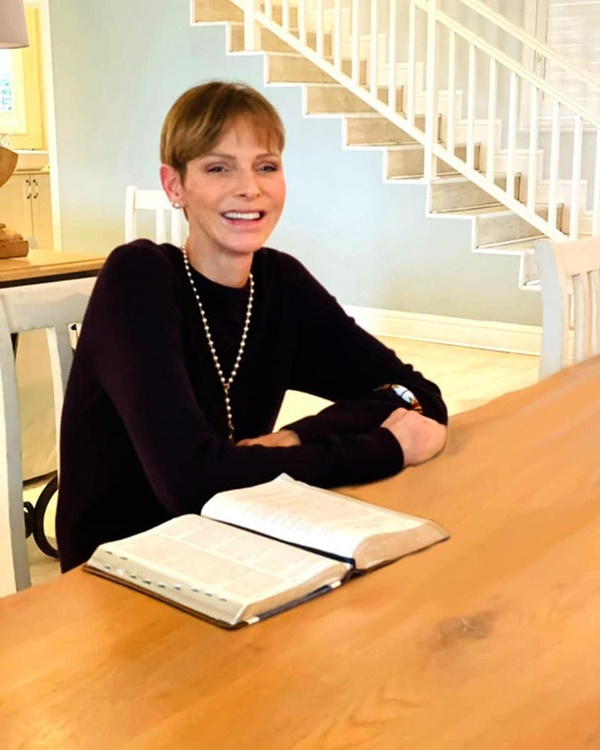 Một tháng sau khi nhập viện giữa nghi vấn chồng ngoại tình, Vương phi Monaco lộ diện với ngoại hình tàn tạ-1